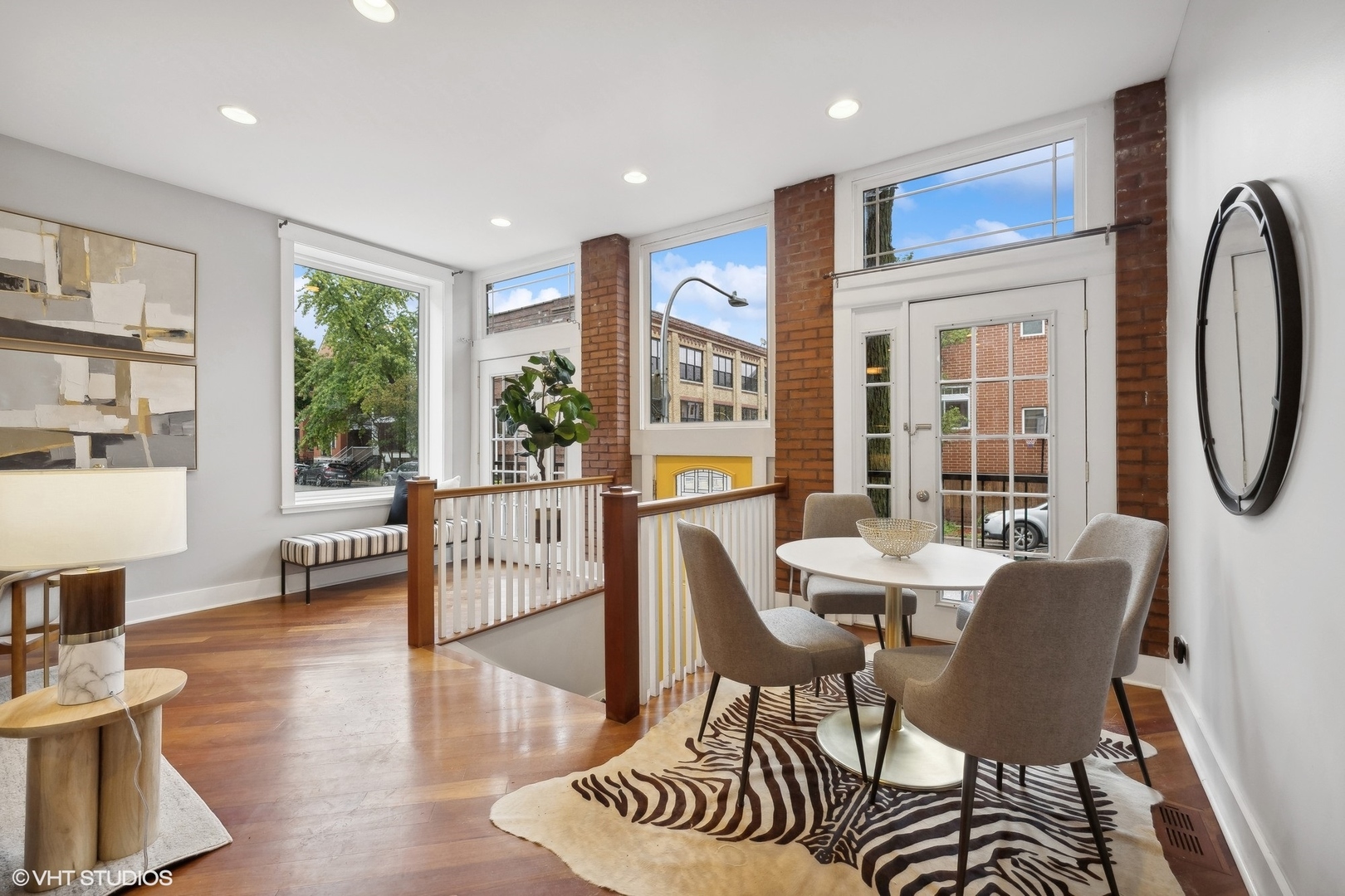 1040 N Paulina Street Unit: 1F