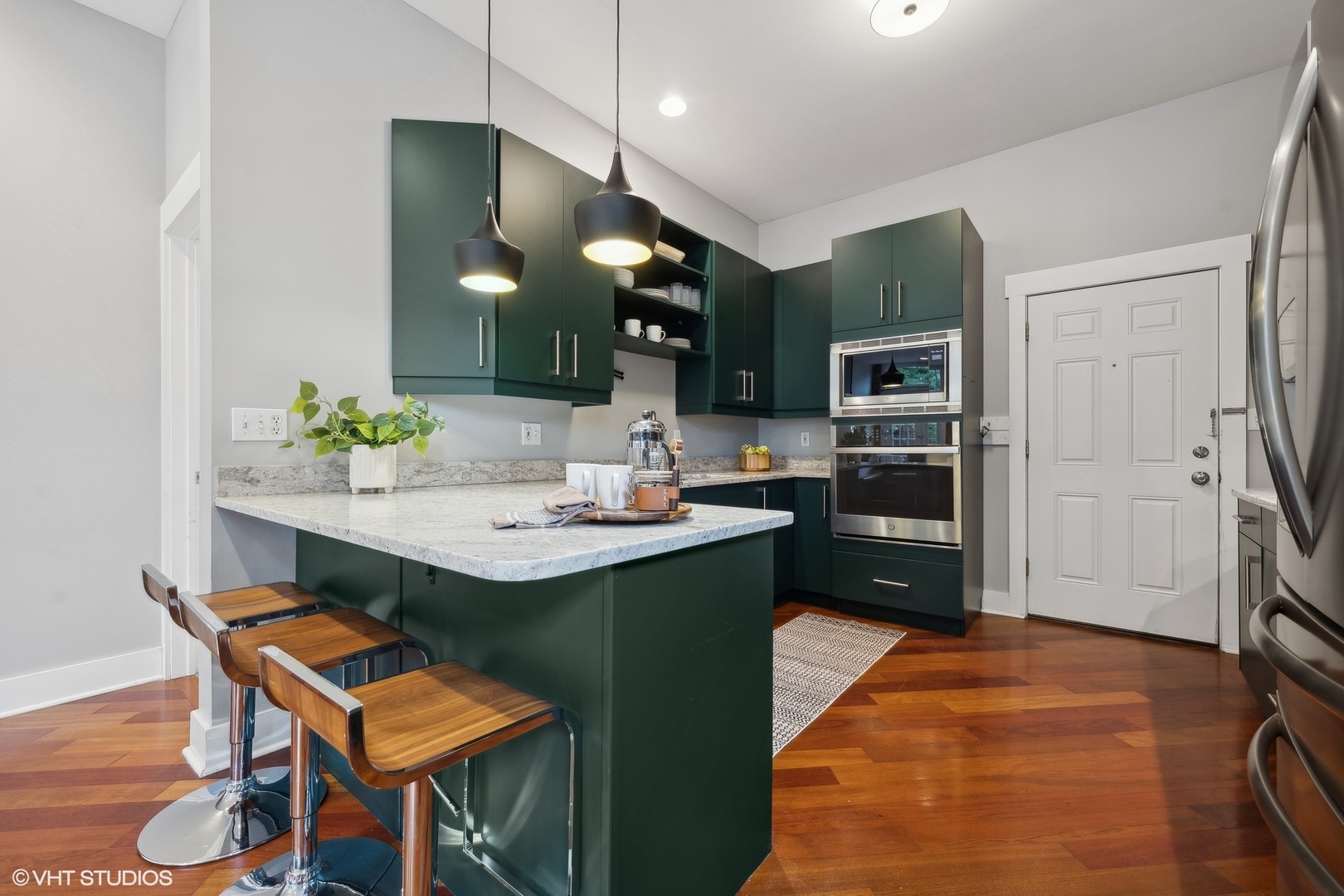 1040 N Paulina Street Unit: 1F