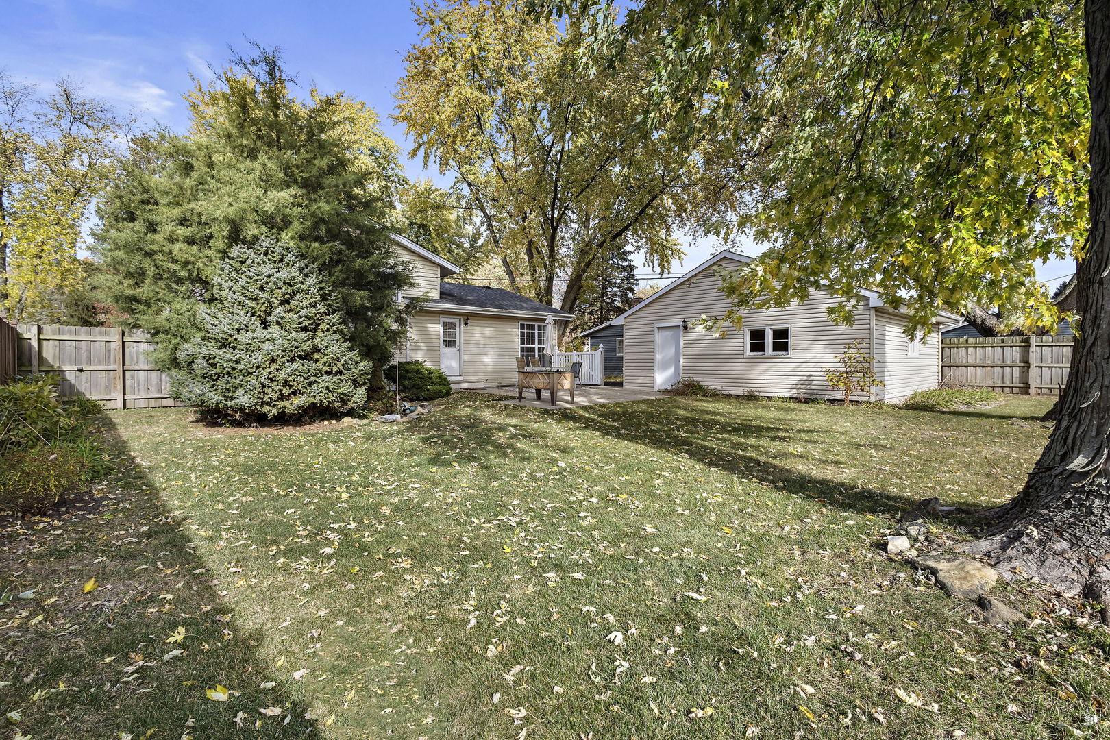 30W273 Claymore Lane