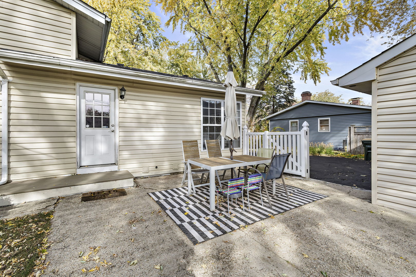 30W273 Claymore Lane