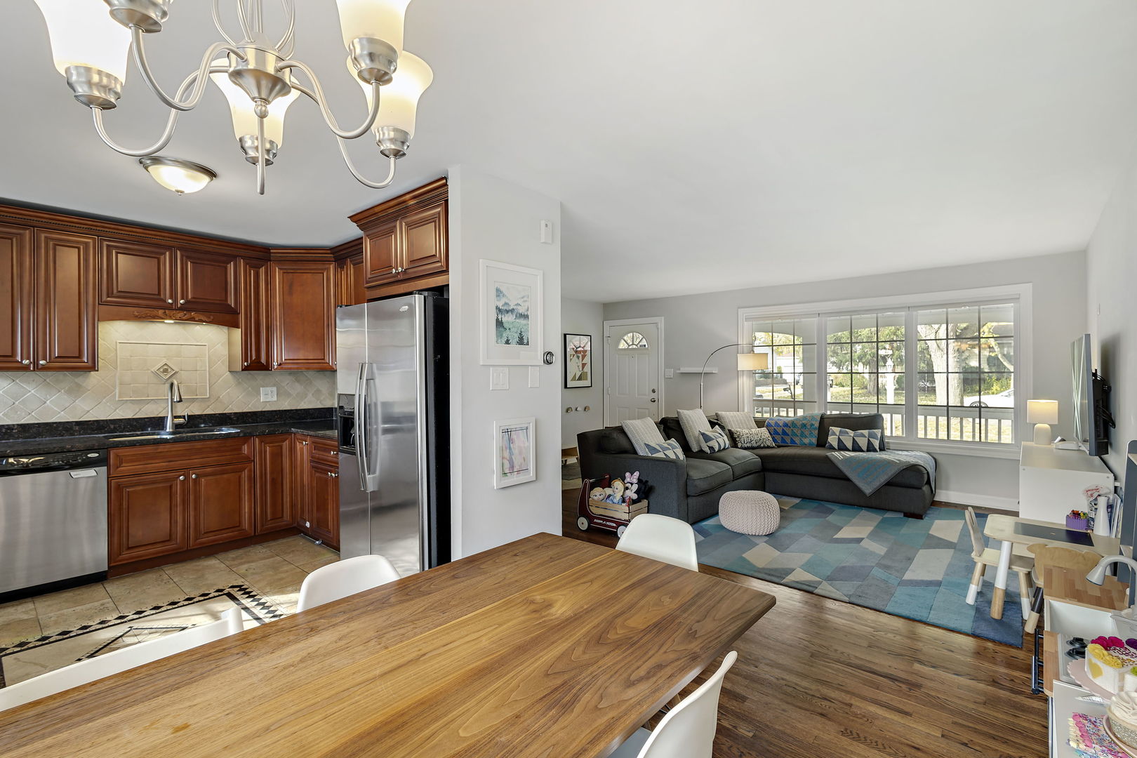 30W273 Claymore Lane