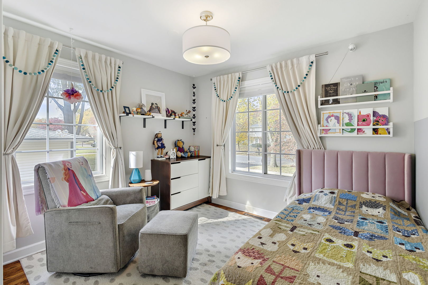 30W273 Claymore Lane