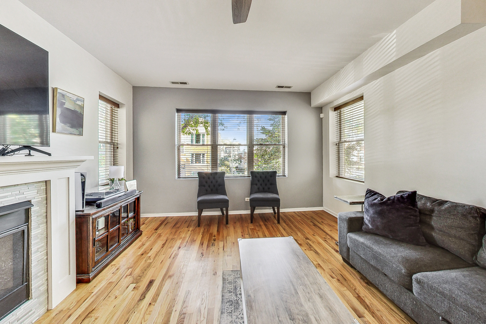 4309 N TROY Street Unit: 1