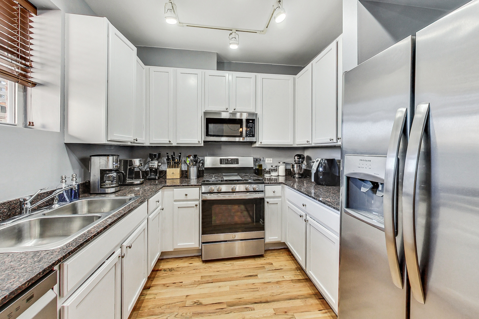 4309 N TROY Street Unit: 1