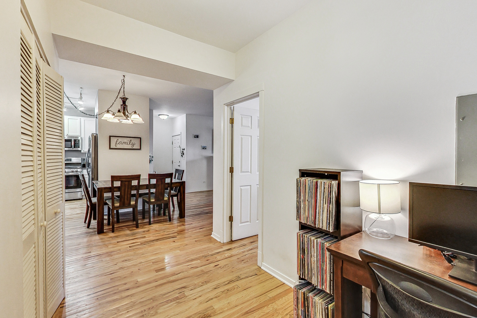 4309 N TROY Street Unit: 1