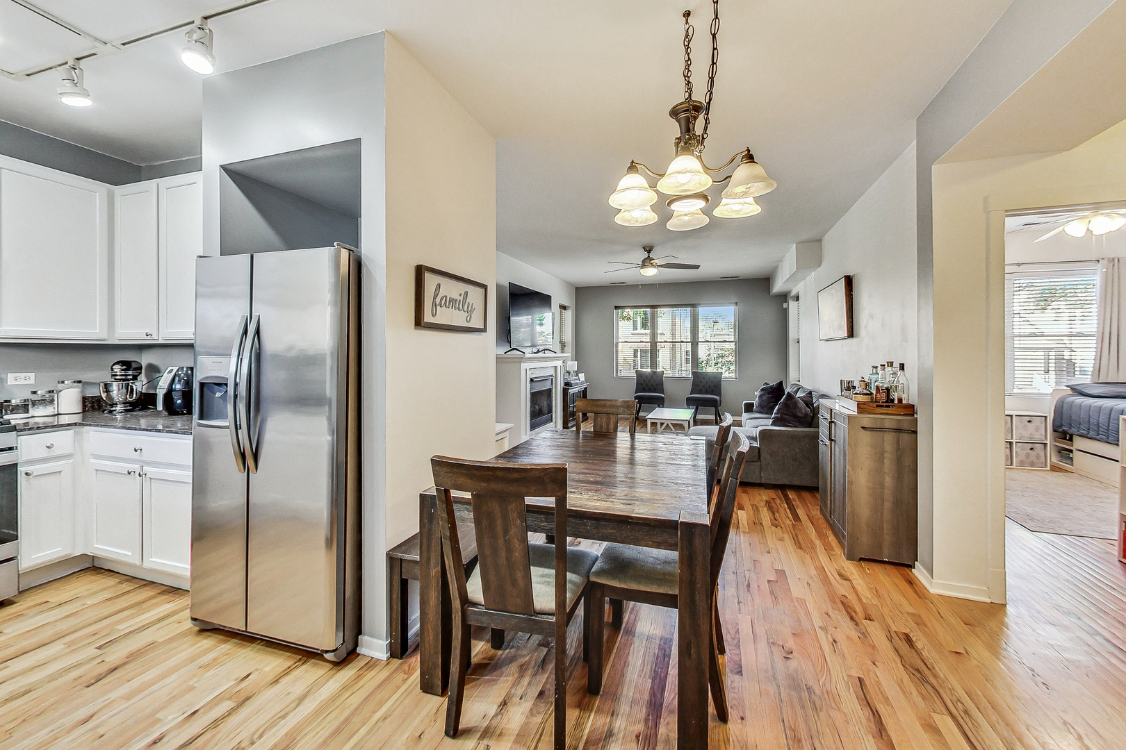 4309 N TROY Street Unit: 1