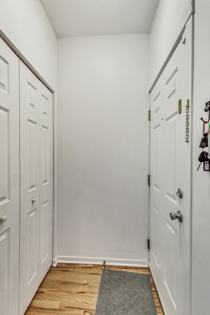 4309 N TROY Street Unit: 1