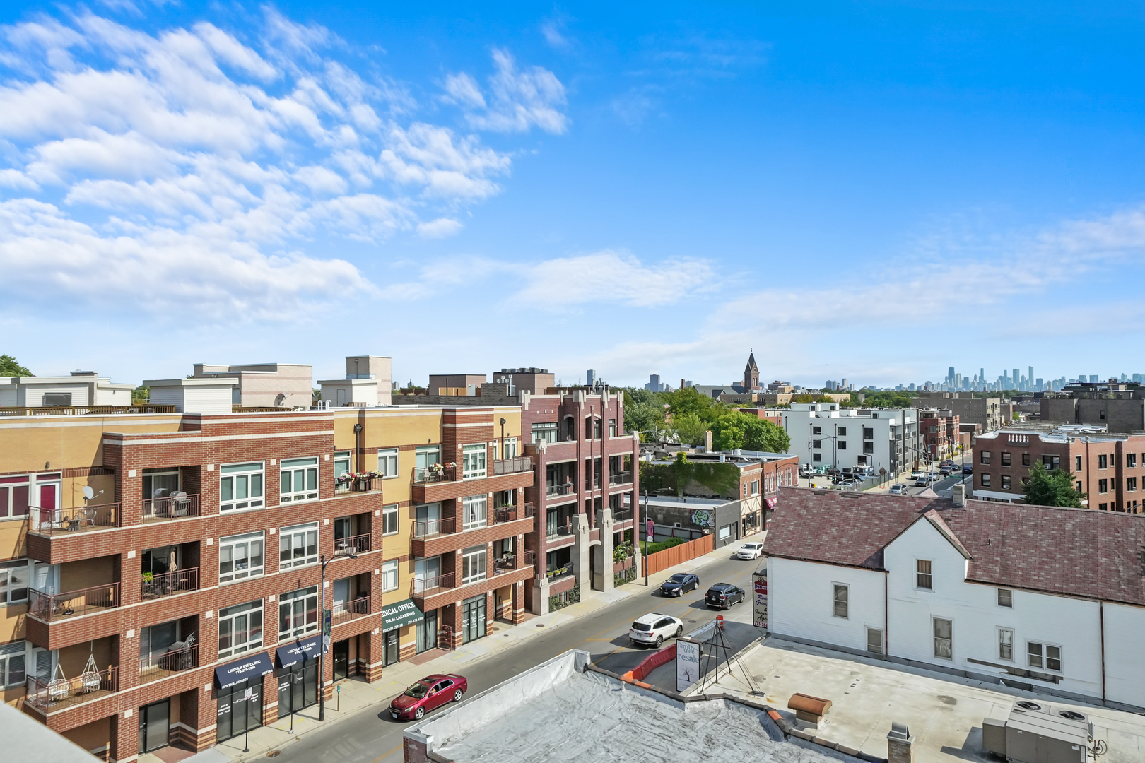 2505 W Carmen Avenue Unit: 201