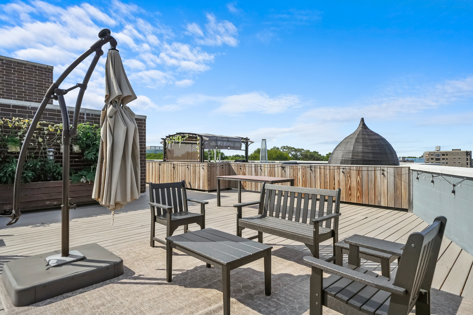 2505 W Carmen Avenue Unit: 201