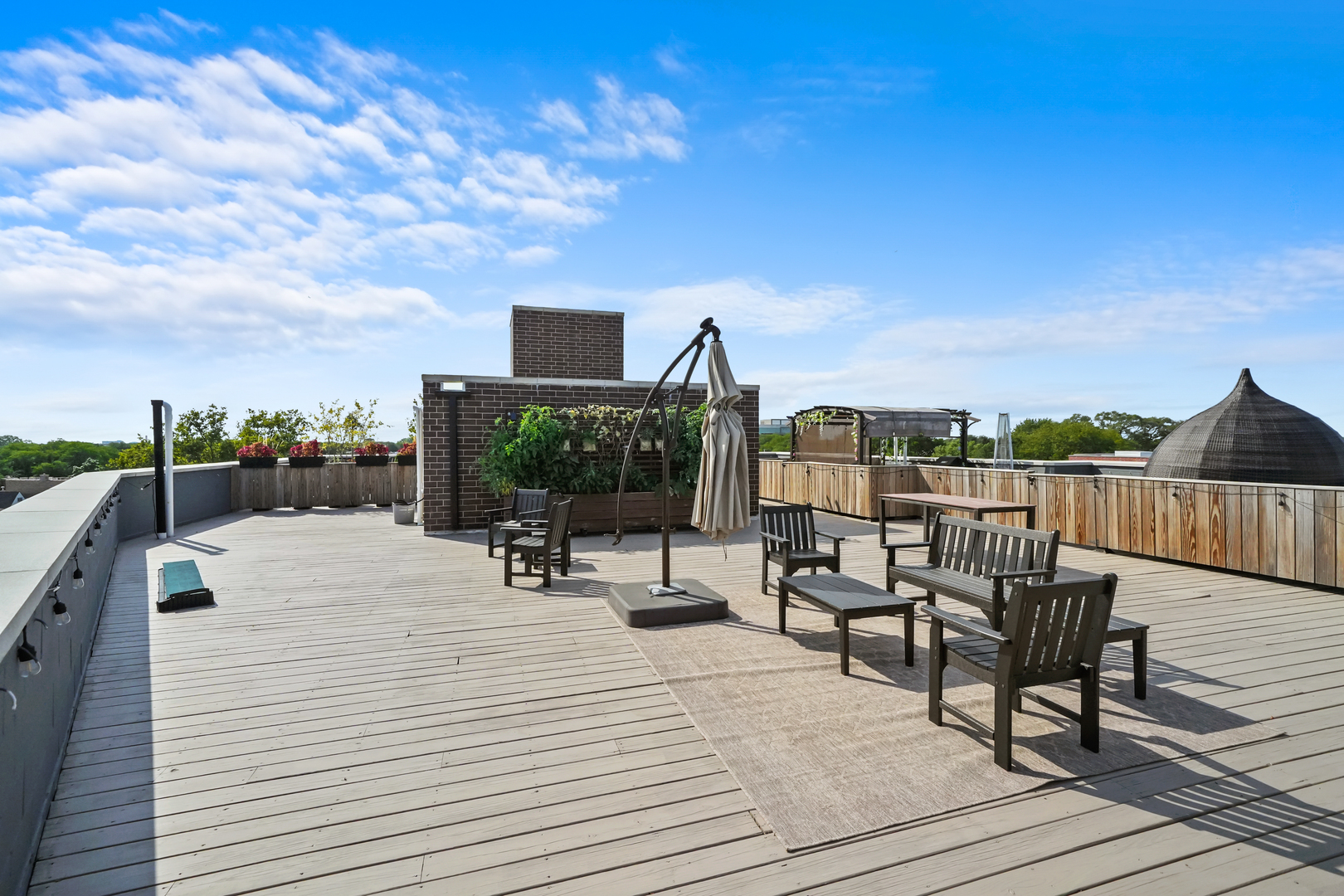 2505 W Carmen Avenue Unit: 201