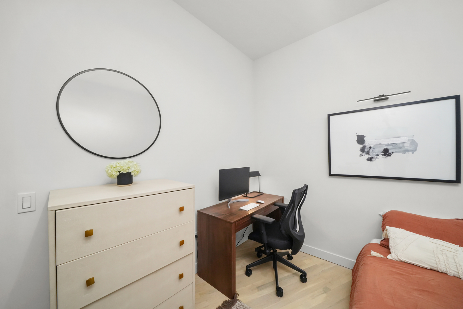 2505 W Carmen Avenue Unit: 201