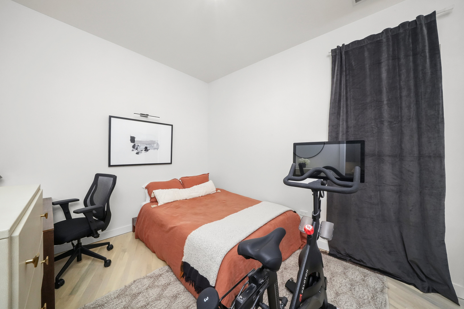 2505 W Carmen Avenue Unit: 201