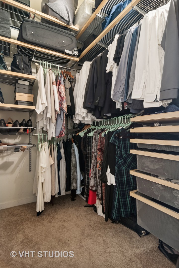 547 S Clark Street Unit: 606