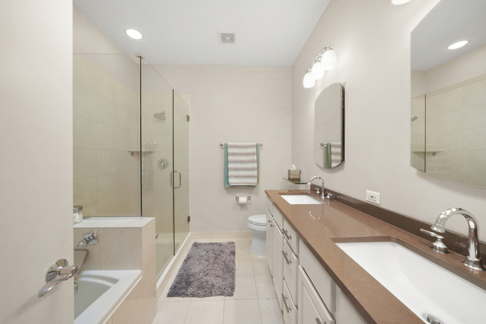 950 W Huron Street Unit: 602