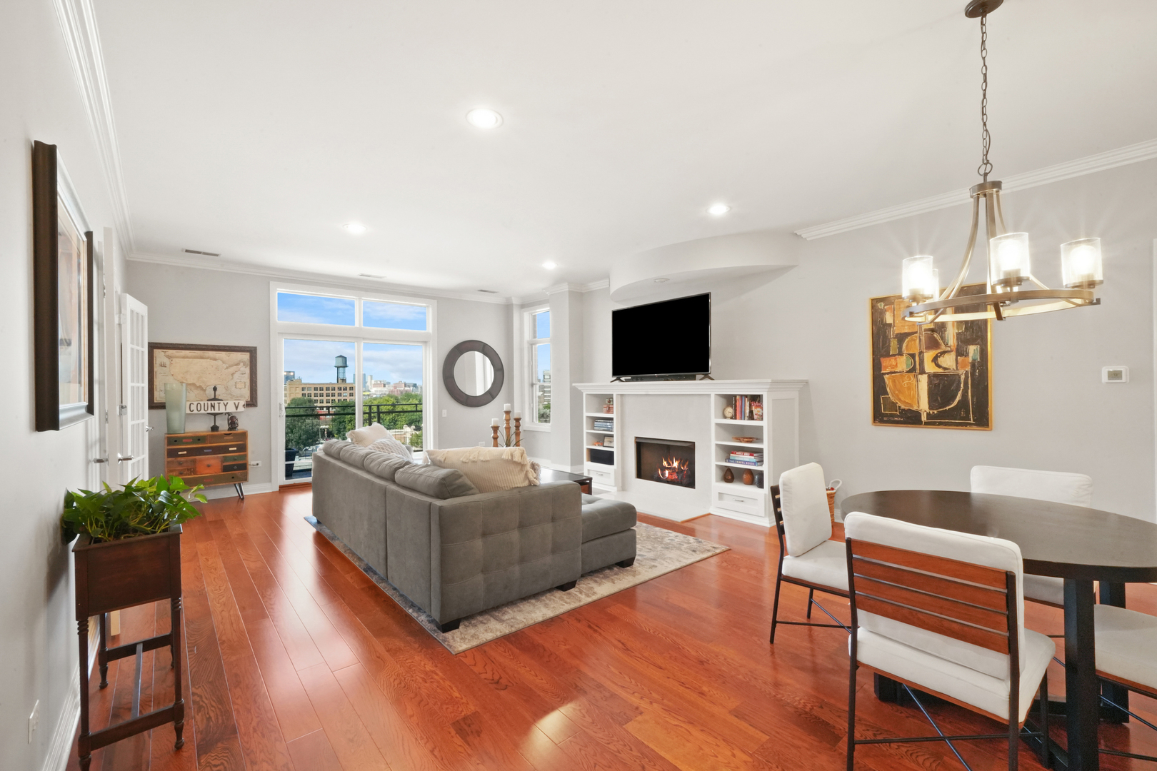 950 W Huron Street Unit: 602