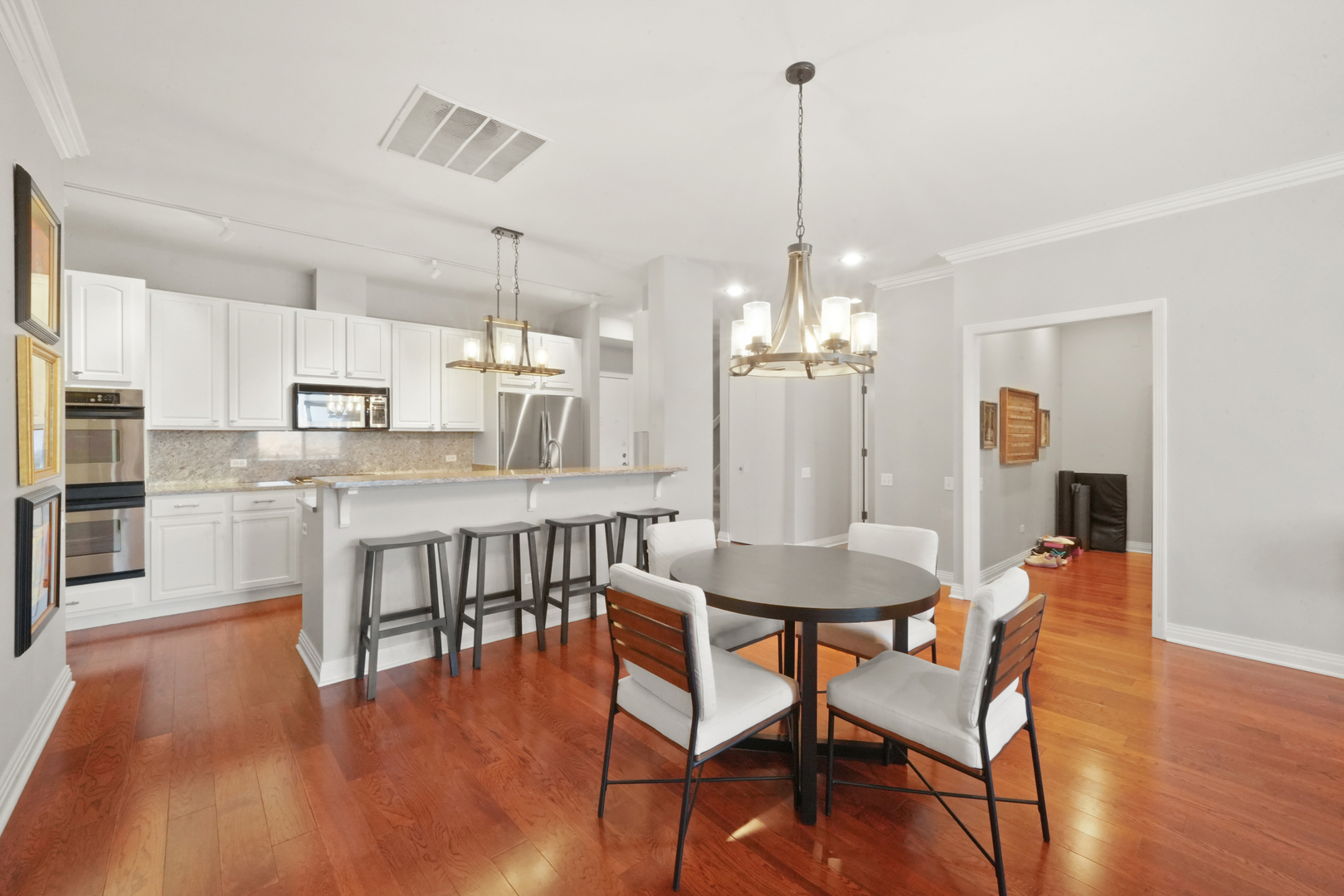 950 W Huron Street Unit: 602