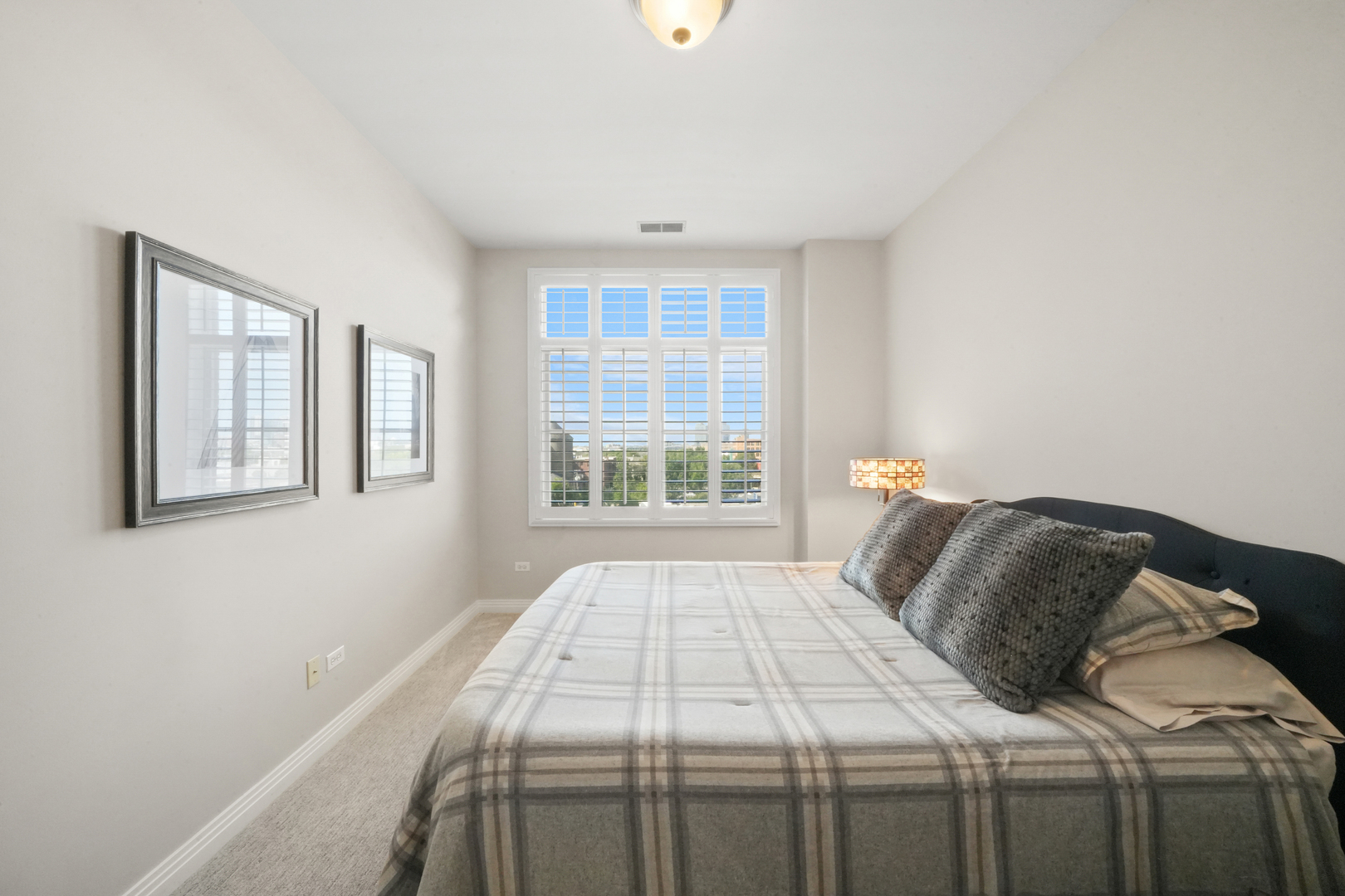 950 W Huron Street Unit: 602