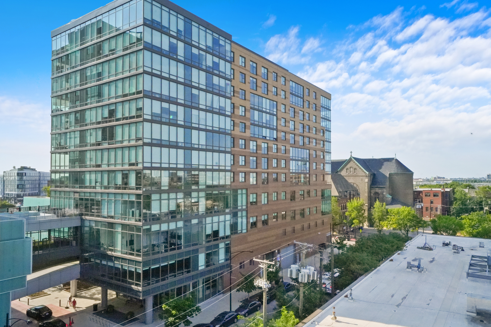 950 W Huron Street Unit: 602