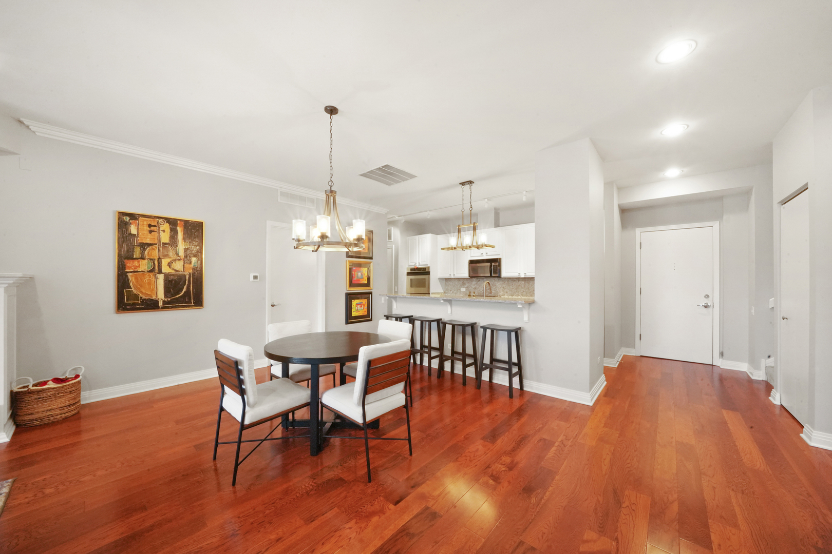 950 W Huron Street Unit: 602