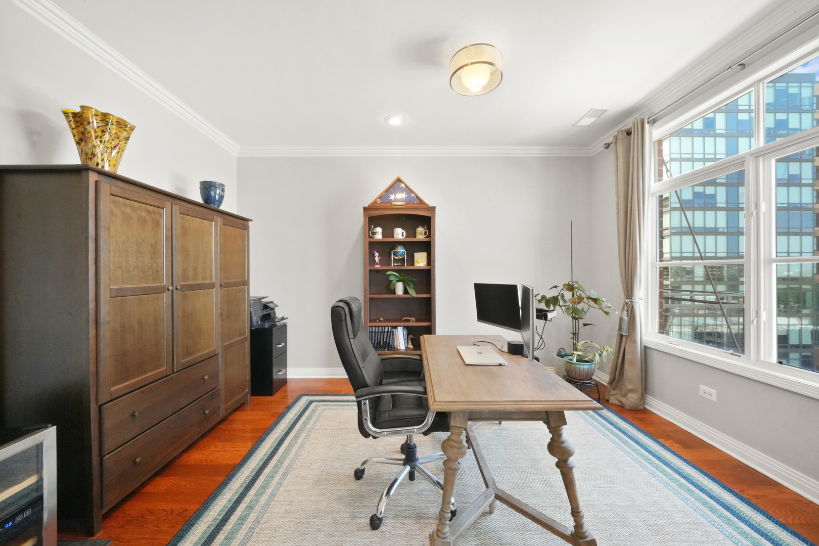 950 W Huron Street Unit: 602