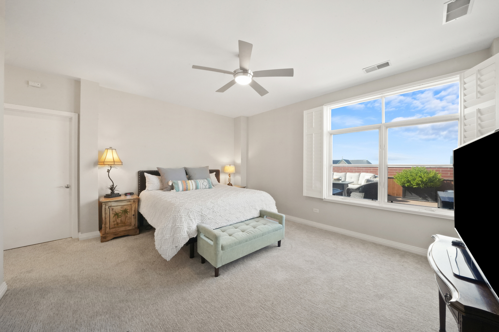 950 W Huron Street Unit: 602
