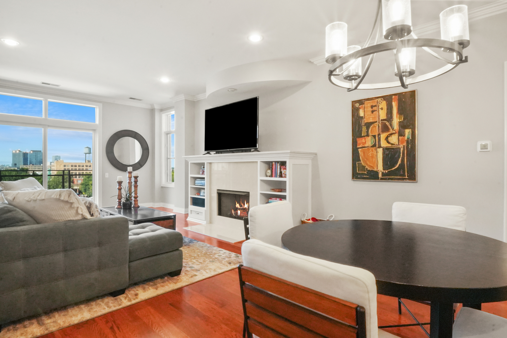 950 W Huron Street Unit: 602