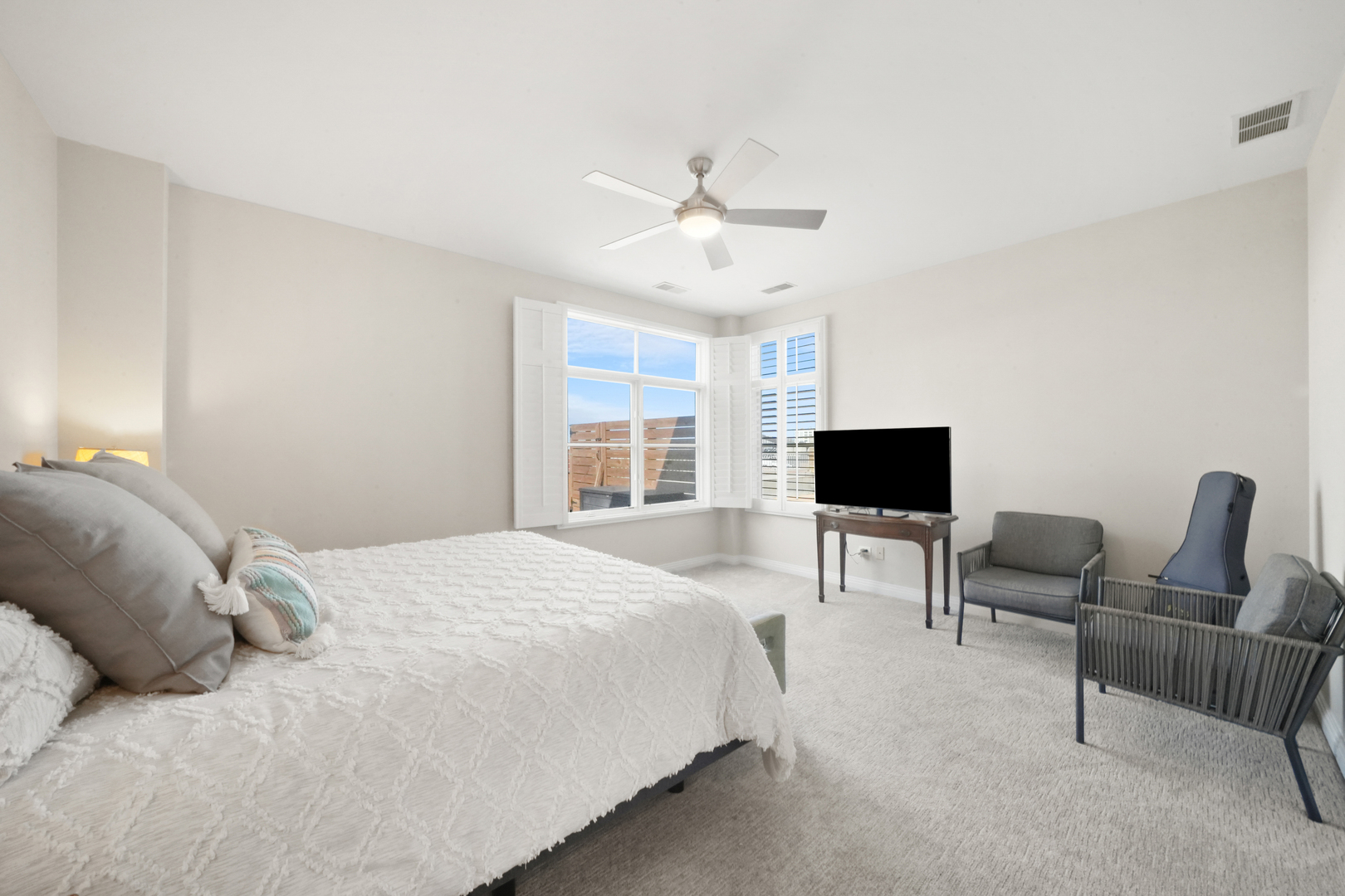 950 W Huron Street Unit: 602