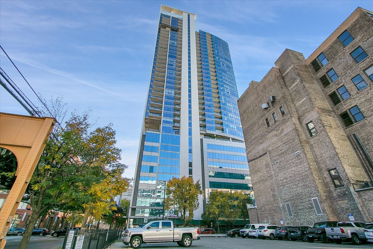 303 W Ohio Street Unit: 2009