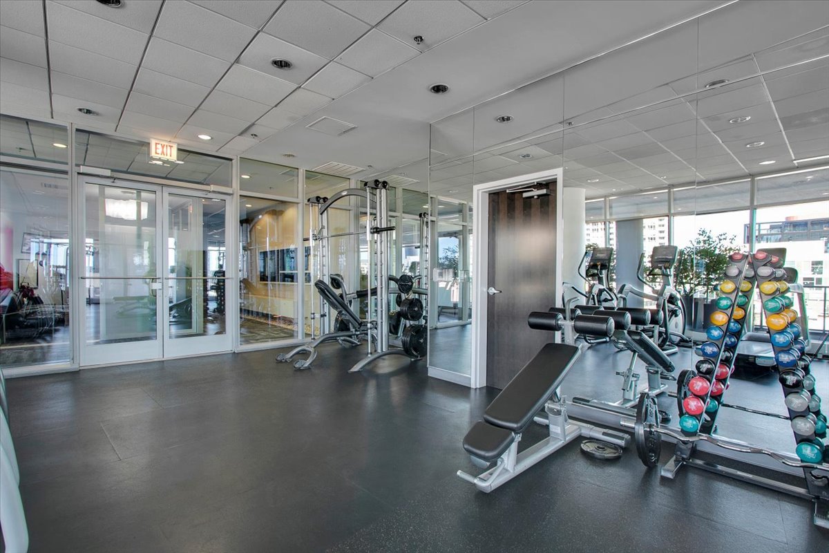 303 W Ohio Street Unit: 2009