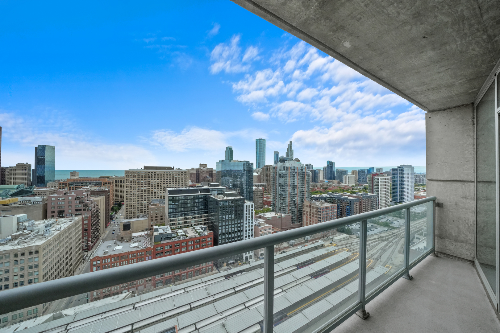 611 S Wells Street Unit: 2809