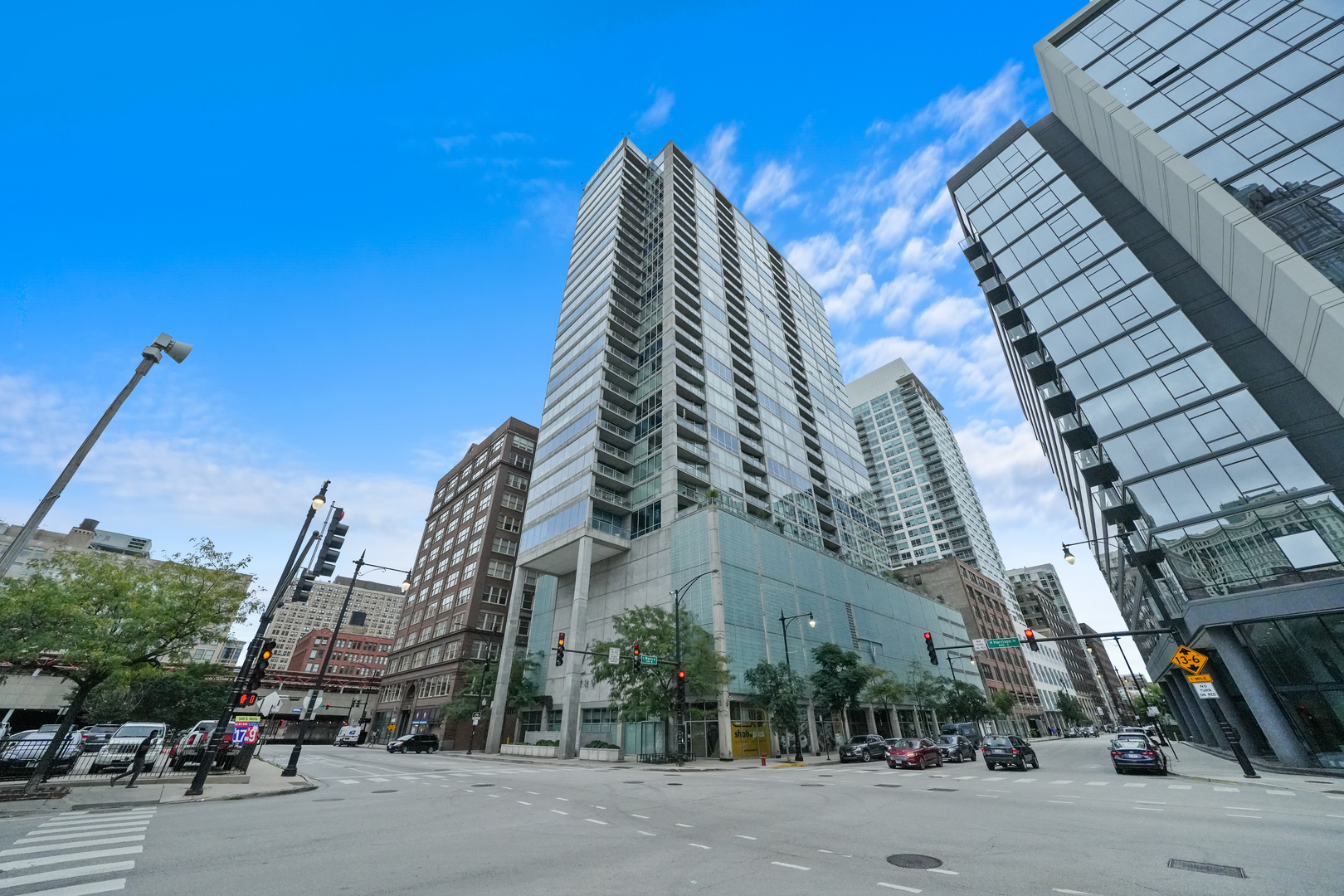611 S Wells Street Unit: 2809