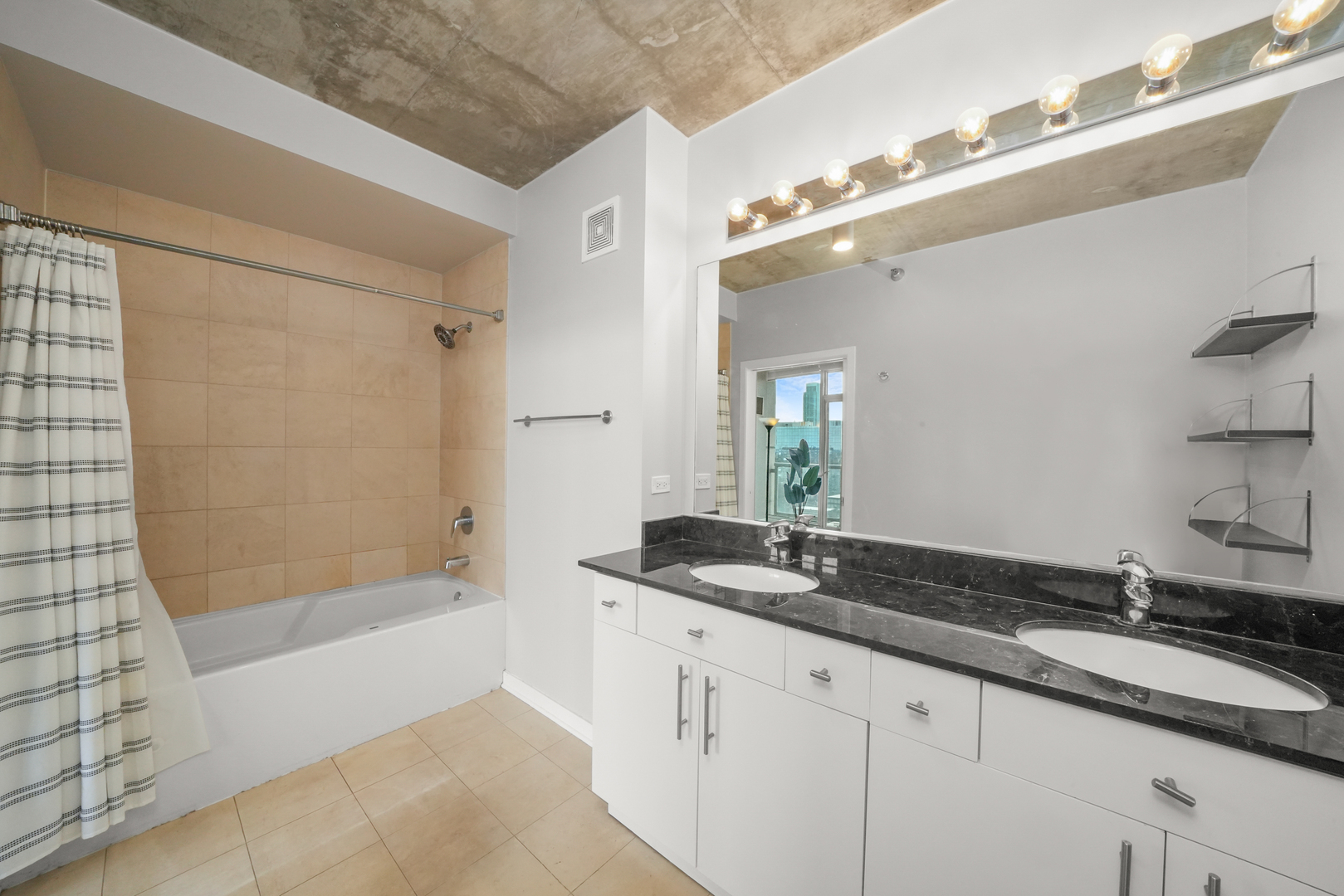 611 S Wells Street Unit: 2809