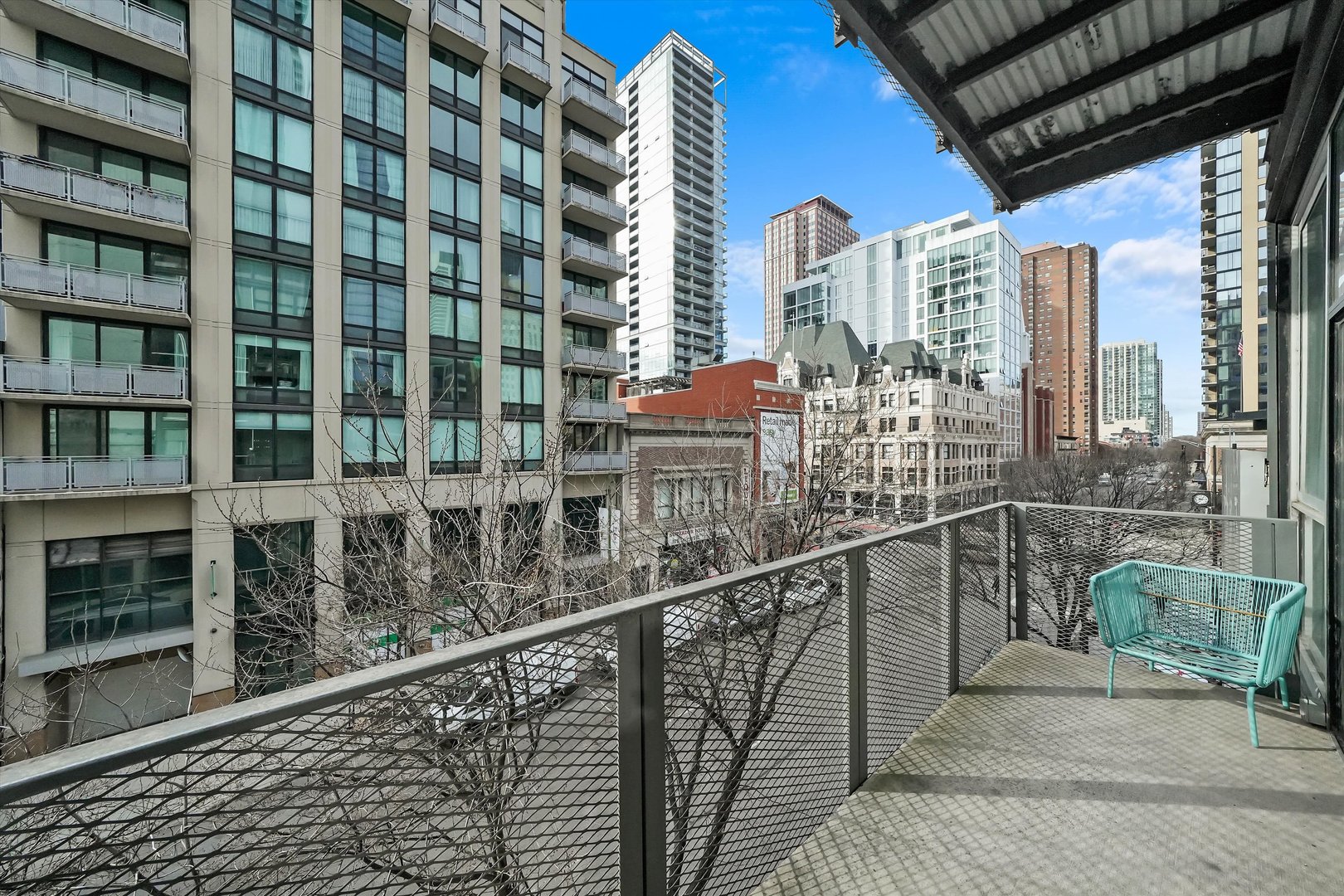 747 N Clark Street Unit: 301