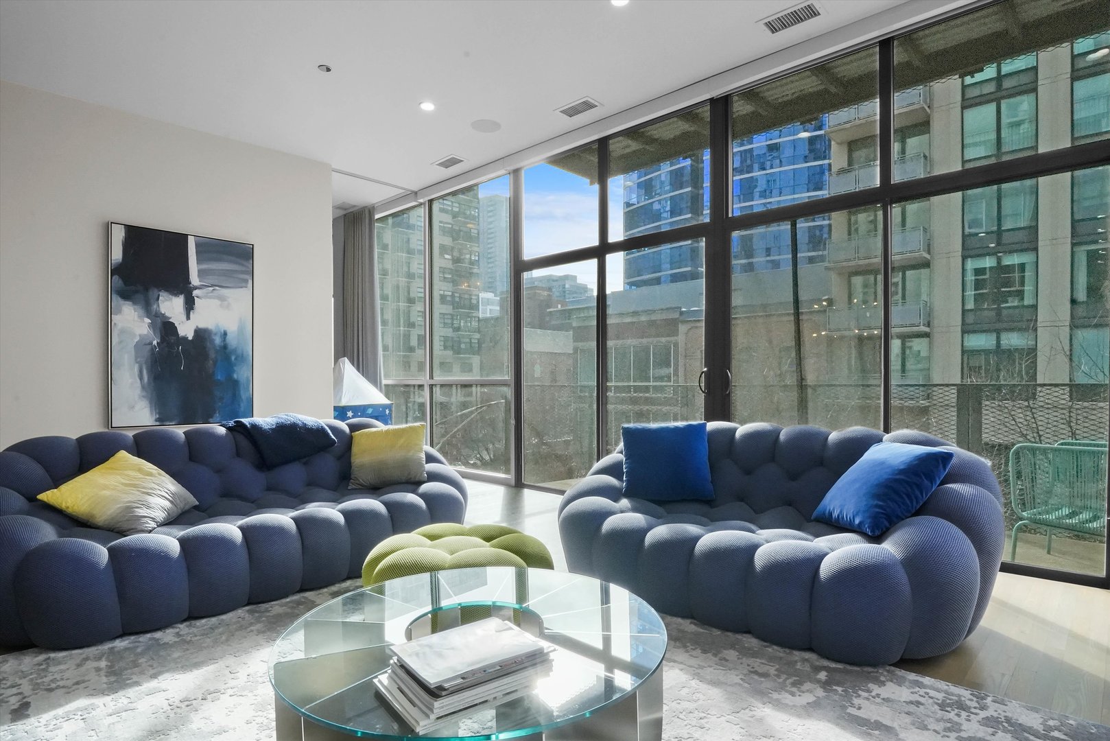 747 N Clark Street Unit: 301