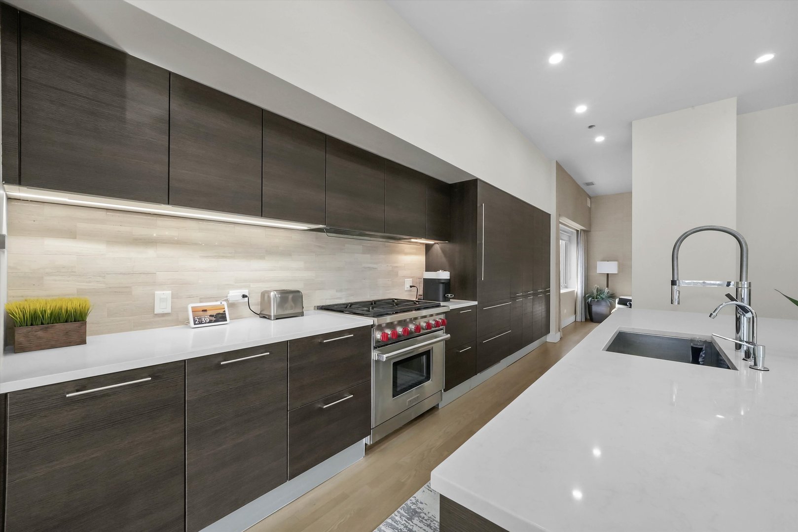 747 N Clark Street Unit: 301