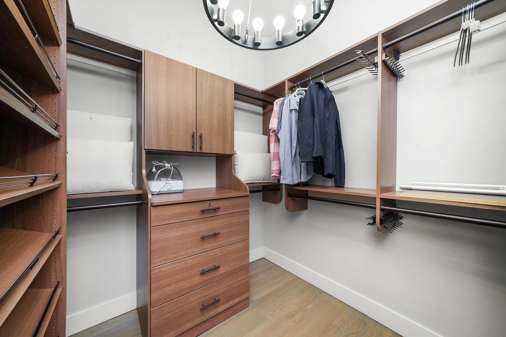 747 N Clark Street Unit: 301