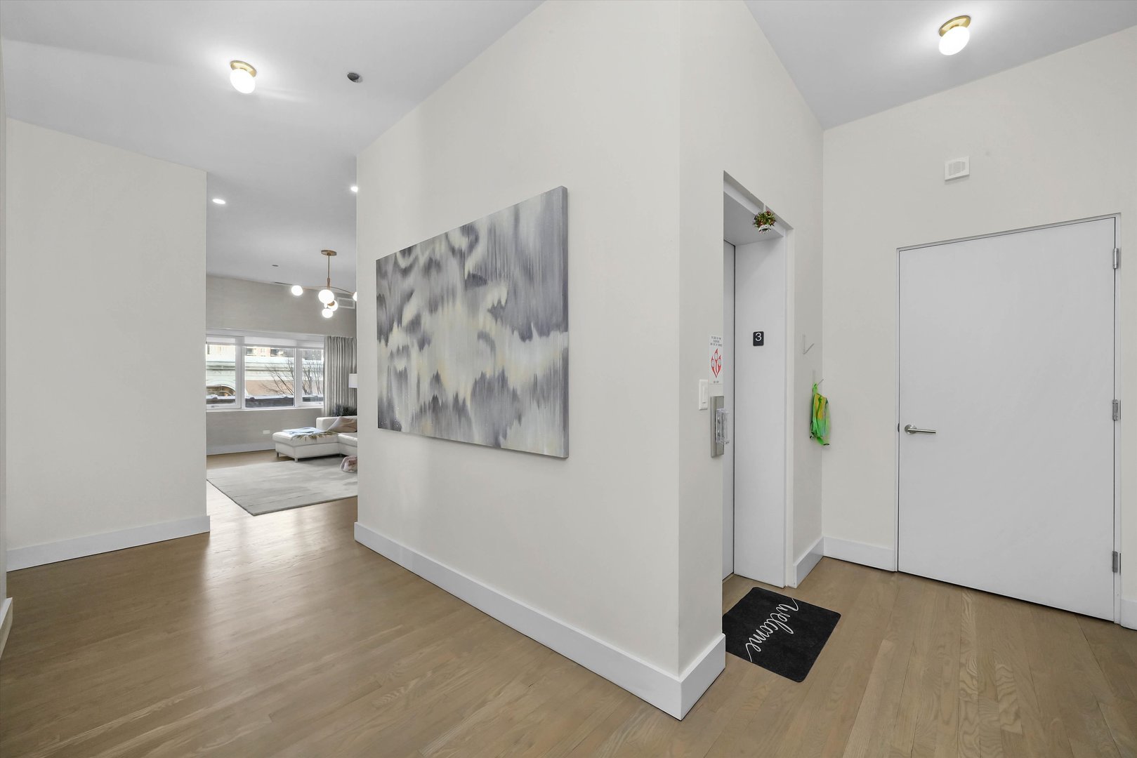 747 N Clark Street Unit: 301