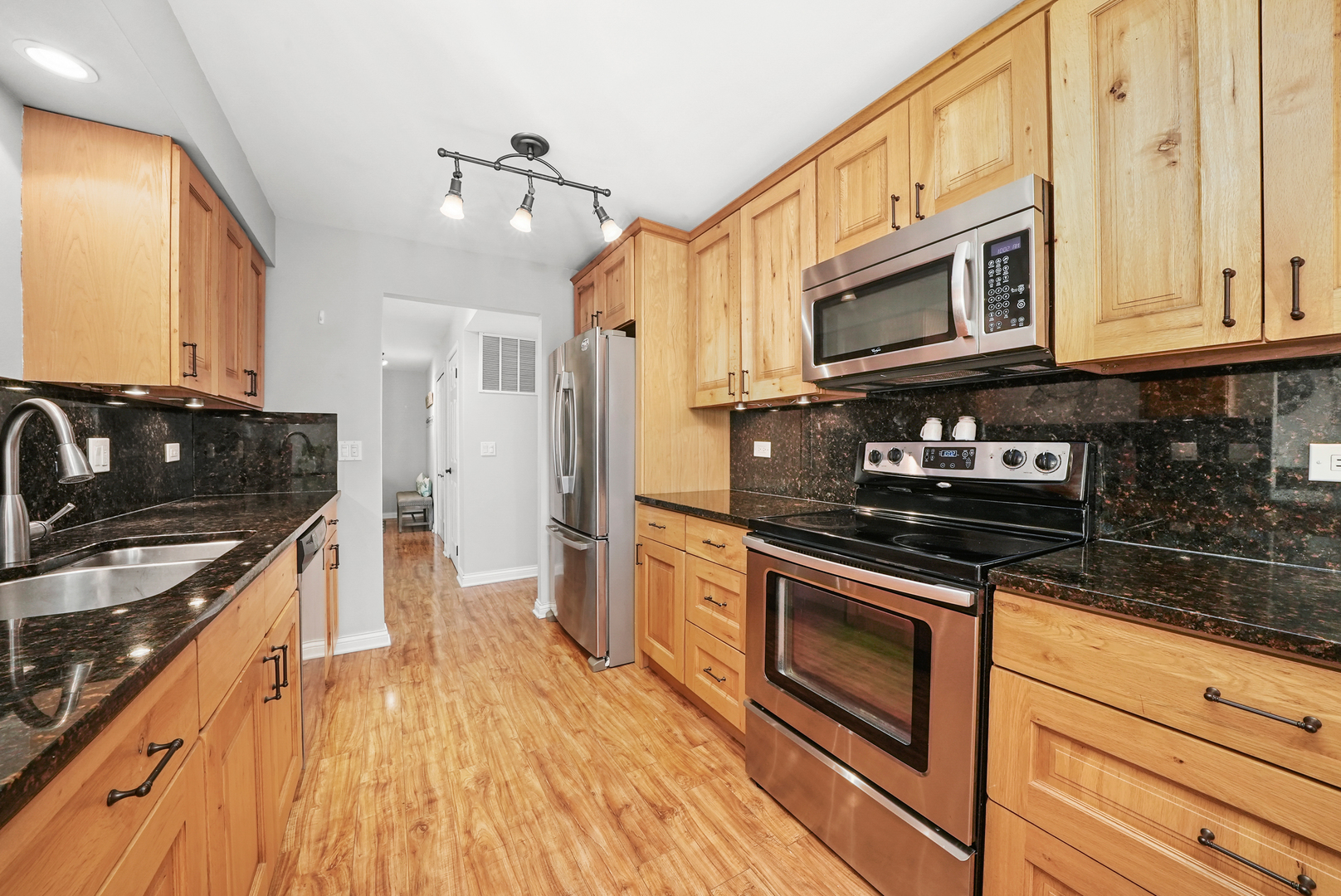 8100 W Foster Lane Unit: 403