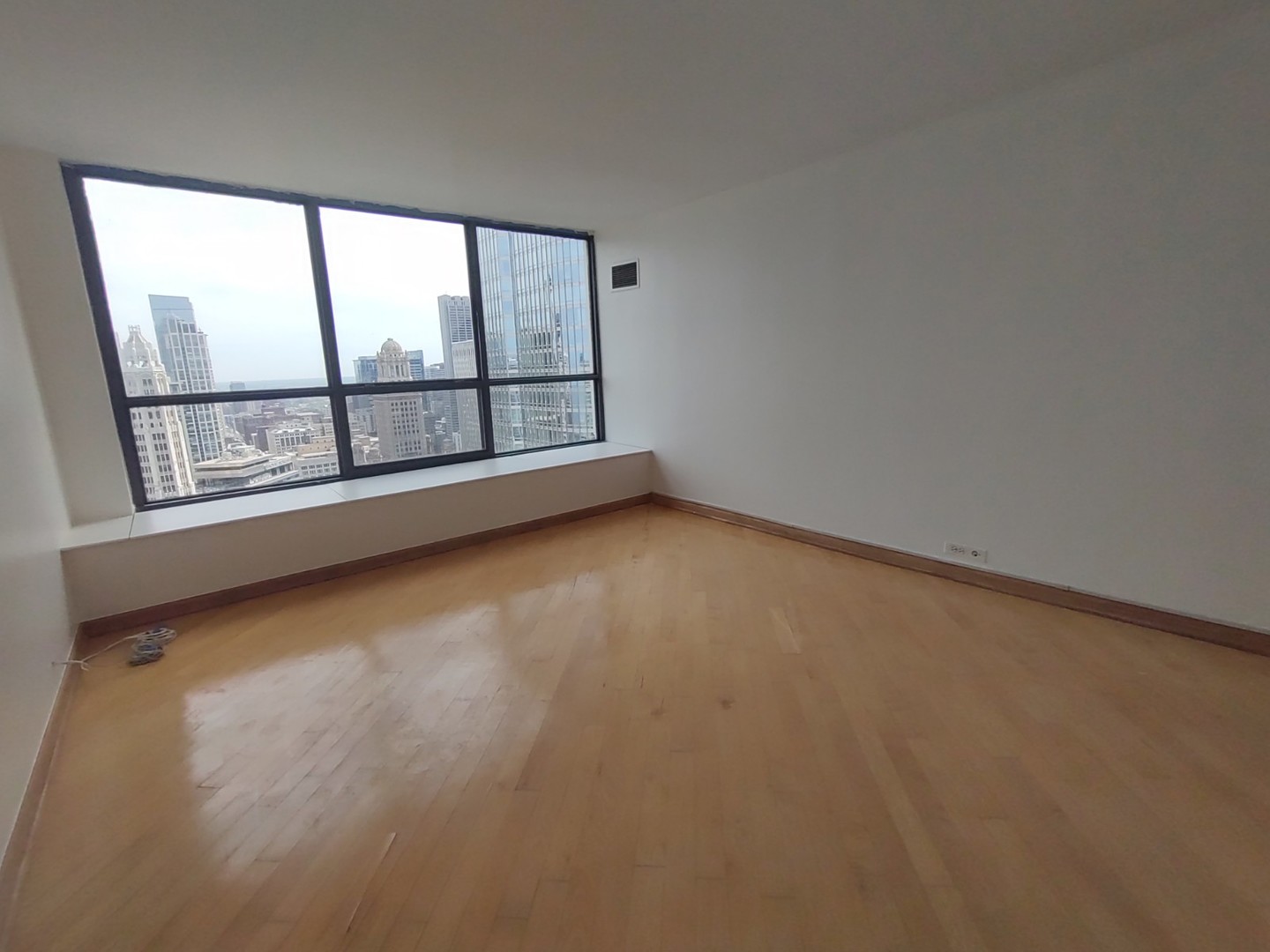 405 N WABASH Avenue Unit: 4808