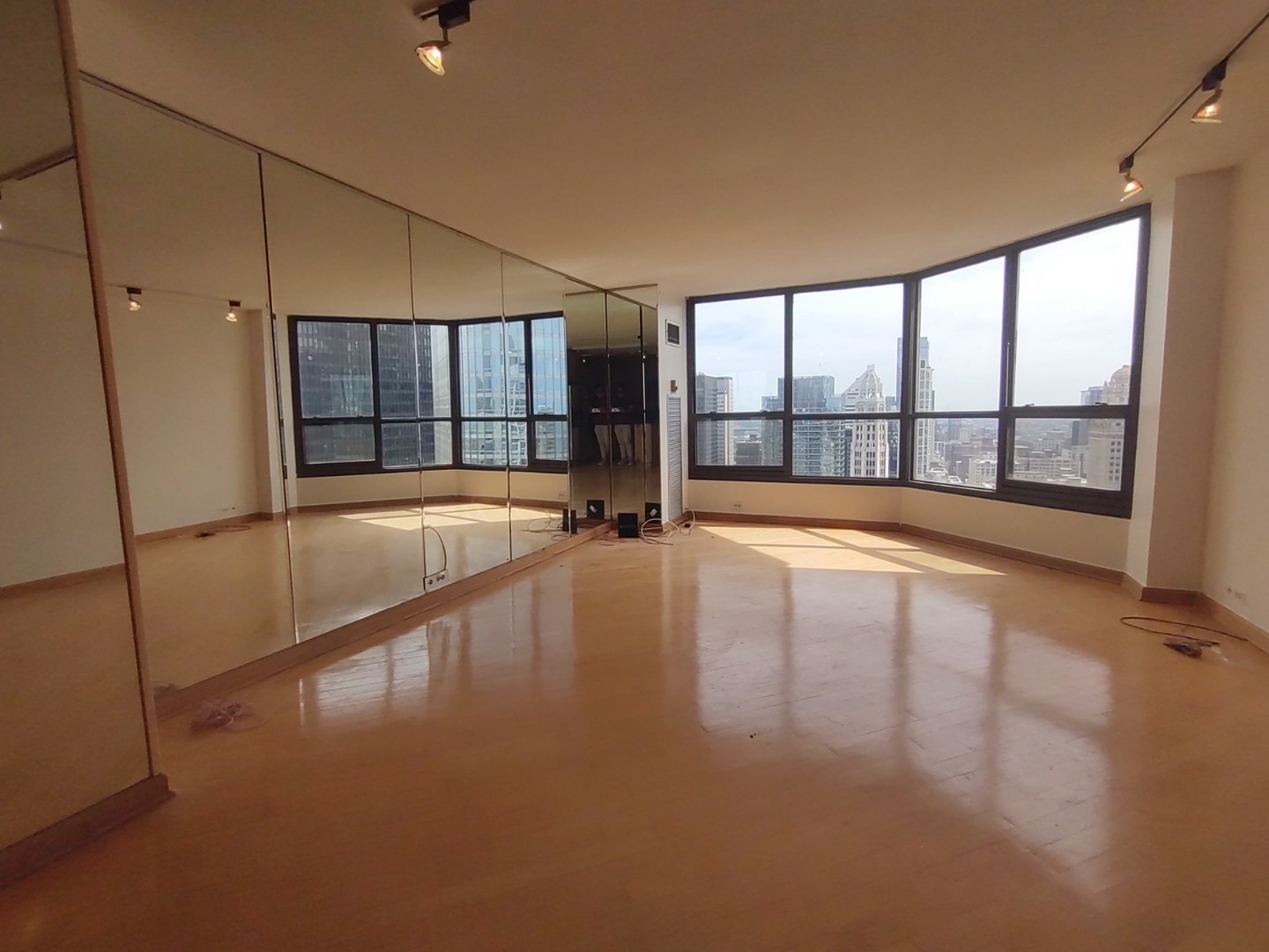 405 N WABASH Avenue Unit: 4808