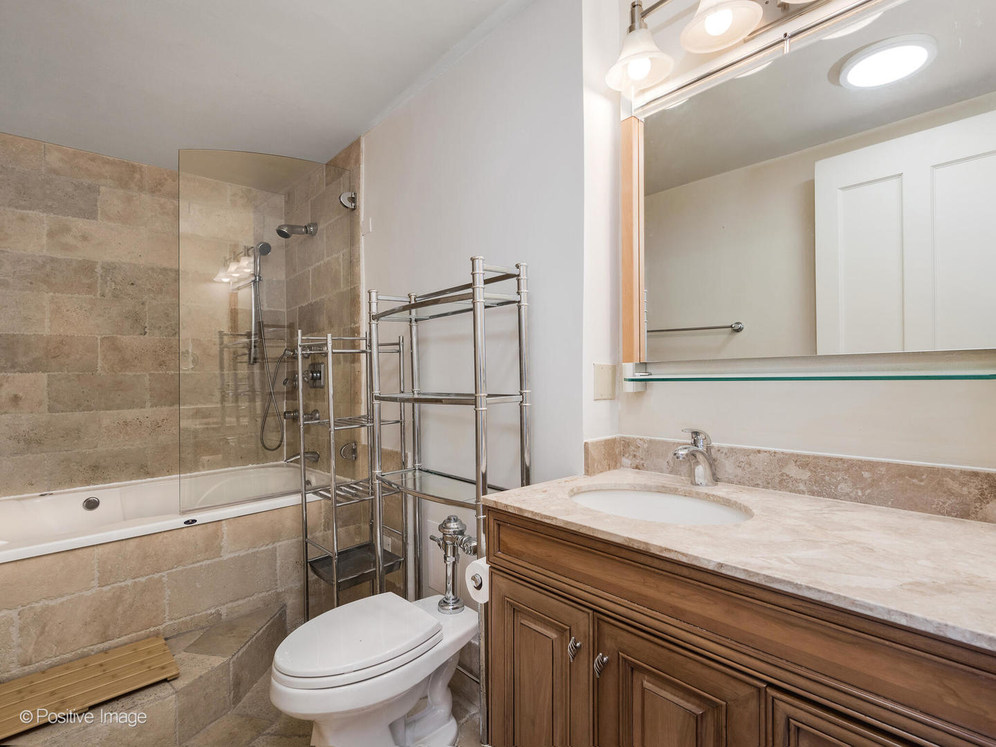 30 E Elm Street Unit: 14D