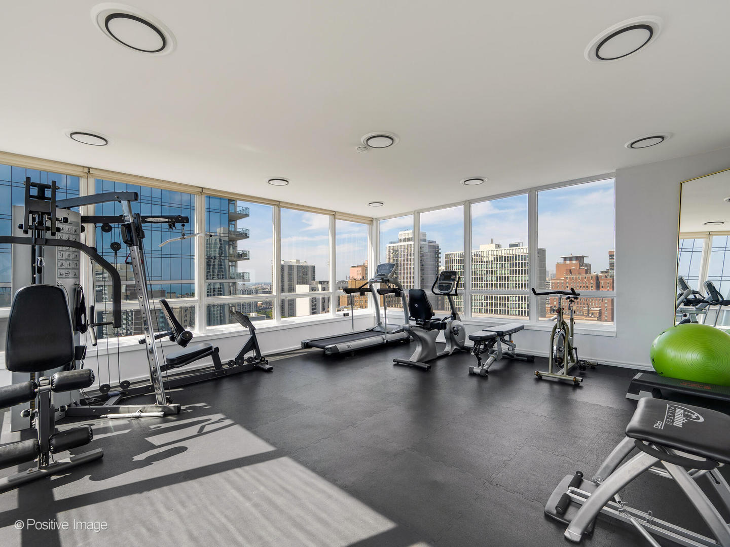 30 E Elm Street Unit: 14D