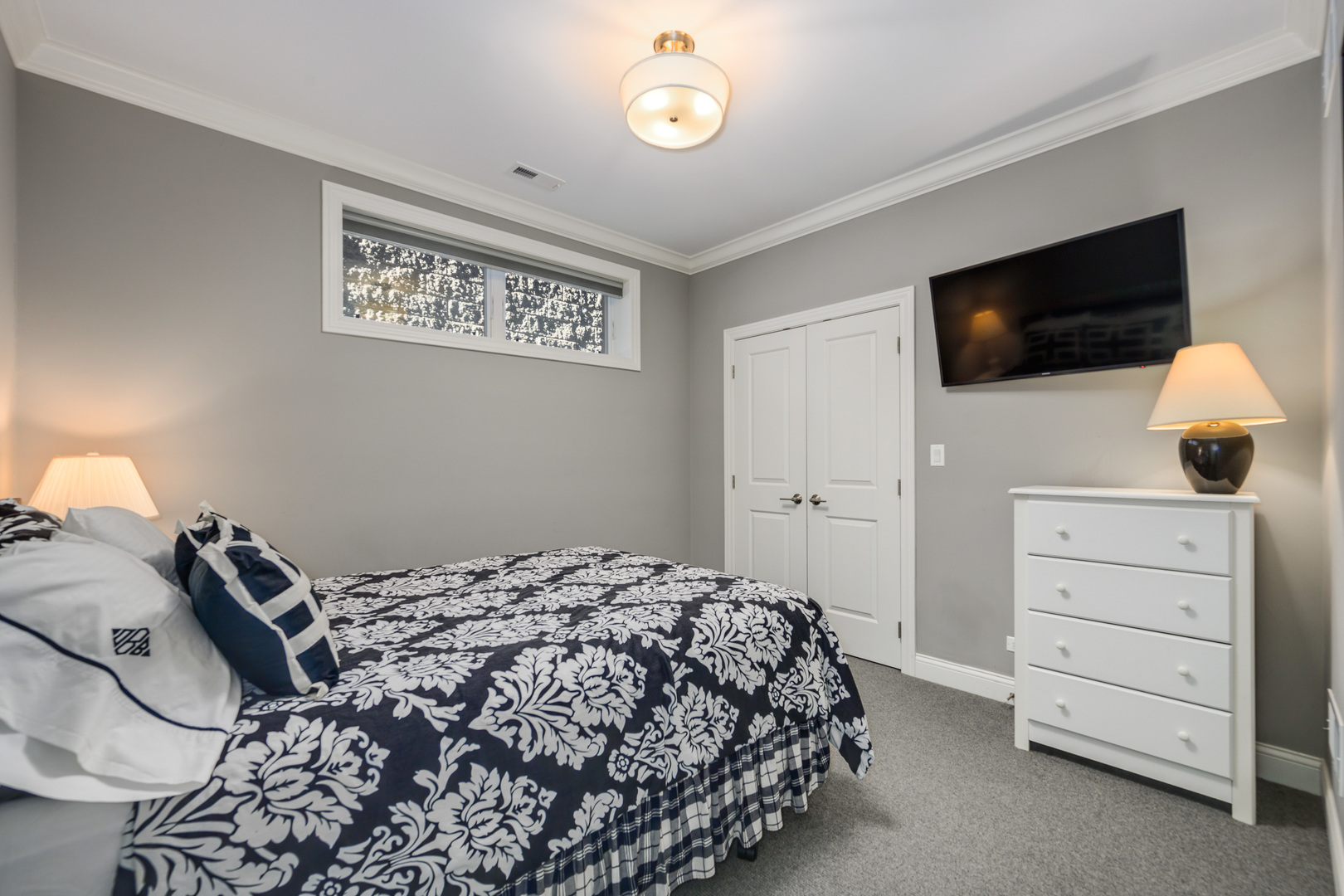 910 W Fullerton Avenue Unit: 1