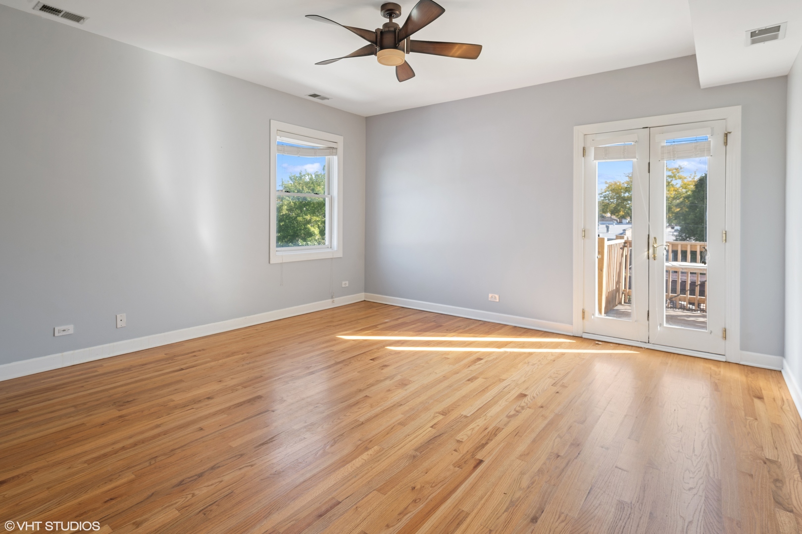 4709 N Rockwell Street Unit: 3