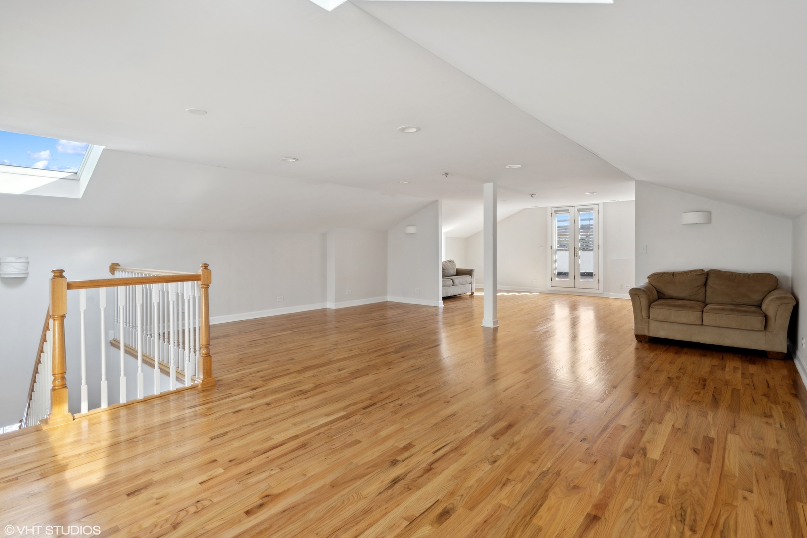 4709 N Rockwell Street Unit: 3