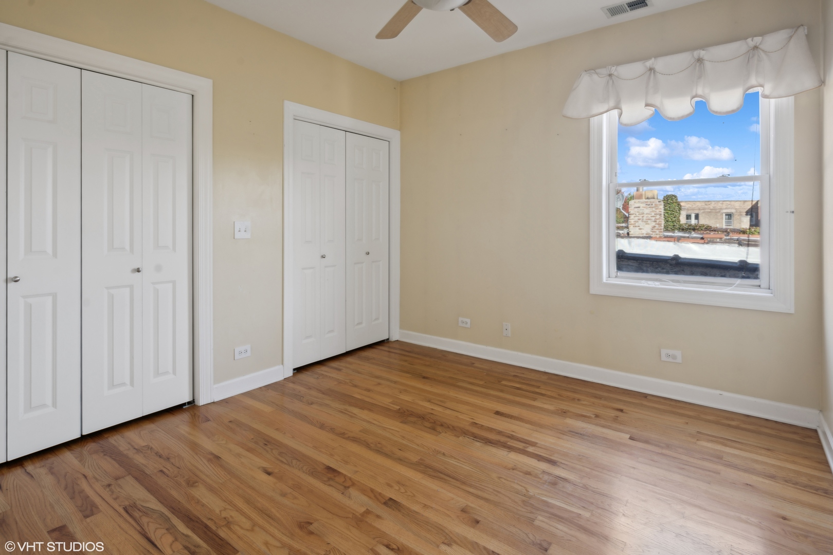 4709 N Rockwell Street Unit: 3