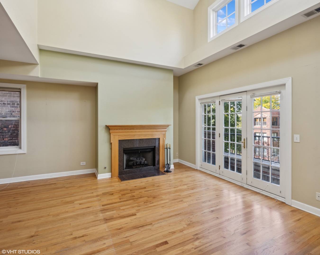 4709 N Rockwell Street Unit: 3