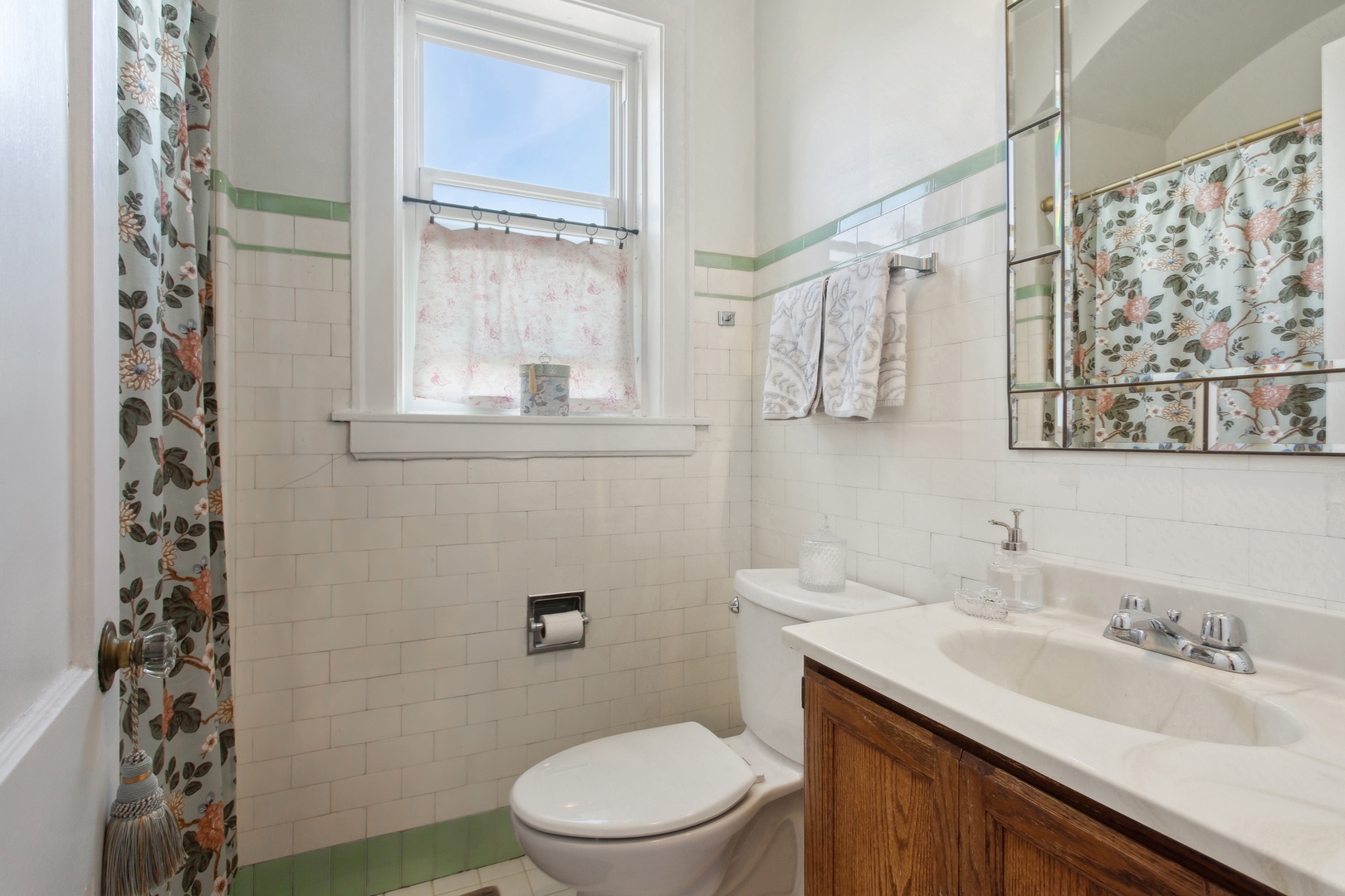 1610 Monroe Street Unit: 3E