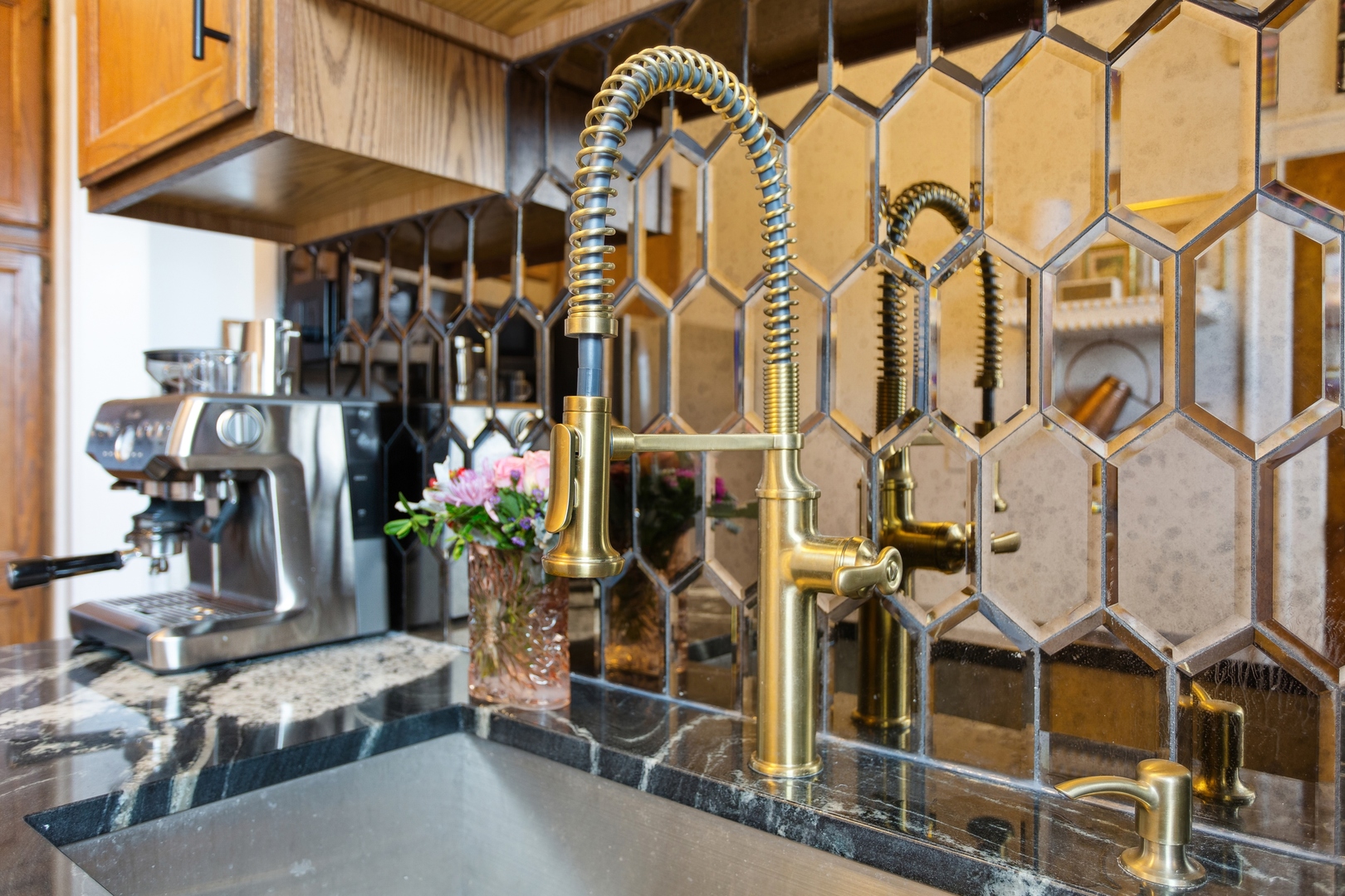 1610 Monroe Street Unit: 3E