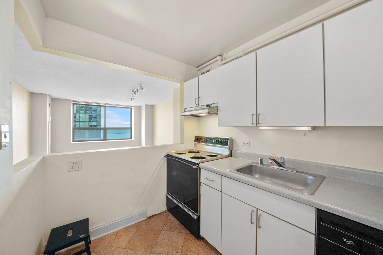 474 N LAKE SHORE Drive Unit: 1704